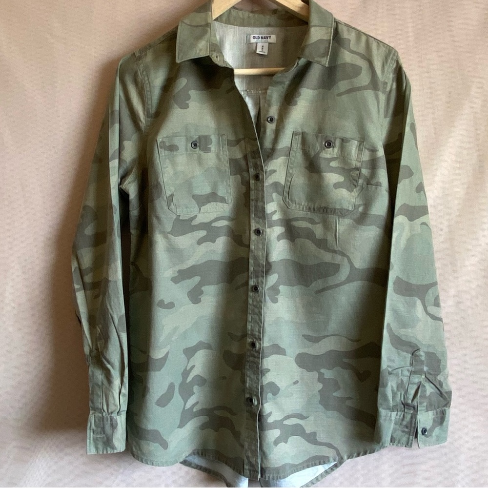 OLD NAVY shirt, women’s camouflage button down, size Medium - Picture 1 of 2